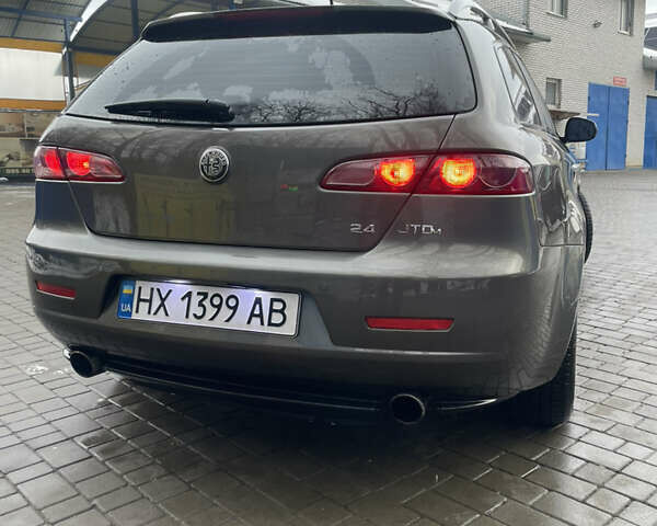 Серый Альфа Ромео 159, объемом двигателя 2.39 л и пробегом 226 тыс. км за 7800 $, фото 29 на Automoto.ua