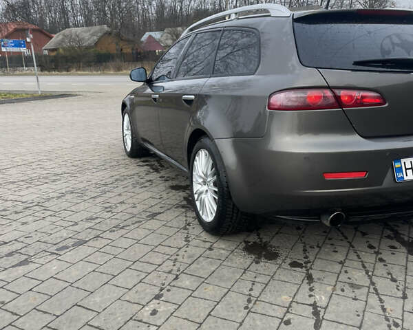 Серый Альфа Ромео 159, объемом двигателя 2.39 л и пробегом 226 тыс. км за 7800 $, фото 11 на Automoto.ua