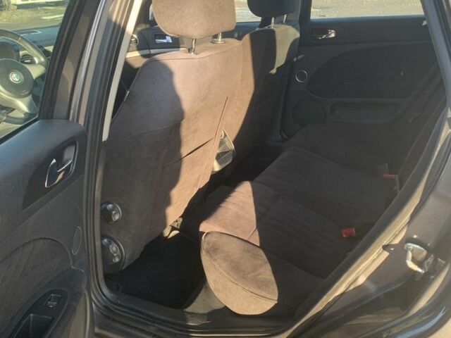 Сірий Альфа Ромео 159, об'ємом двигуна 1.8 л та пробігом 189 тис. км за 2800 $, фото 6 на Automoto.ua