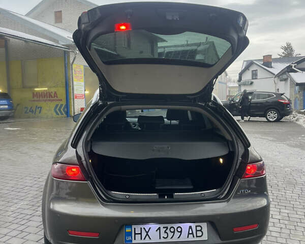 Серый Альфа Ромео 159, объемом двигателя 2.39 л и пробегом 226 тыс. км за 7800 $, фото 30 на Automoto.ua