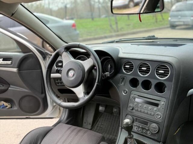 Сірий Альфа Ромео 159, об'ємом двигуна 1.9 л та пробігом 300 тис. км за 2900 $, фото 6 на Automoto.ua