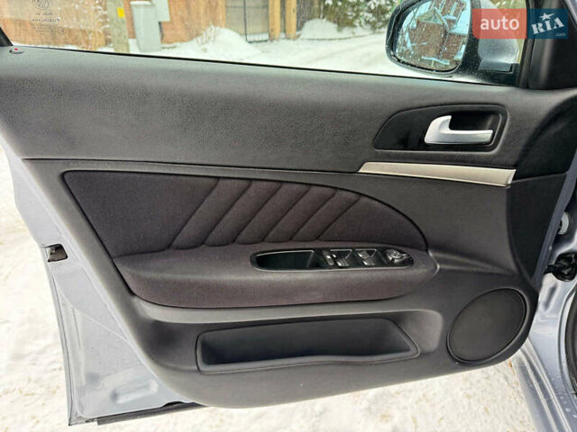 Сірий Альфа Ромео 159, об'ємом двигуна 2 л та пробігом 225 тис. км за 6490 $, фото 10 на Automoto.ua