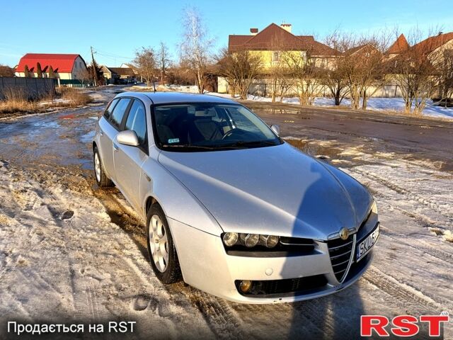 Сірий Альфа Ромео 159, об'ємом двигуна 2 л та пробігом 30800 тис. км за 2600 $, фото 5 на Automoto.ua