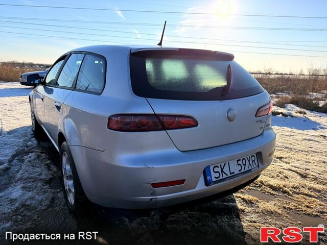 Сірий Альфа Ромео 159, об'ємом двигуна 2 л та пробігом 30800 тис. км за 2600 $, фото 8 на Automoto.ua