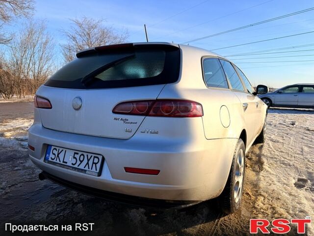 Сірий Альфа Ромео 159, об'ємом двигуна 2 л та пробігом 30800 тис. км за 2600 $, фото 6 на Automoto.ua