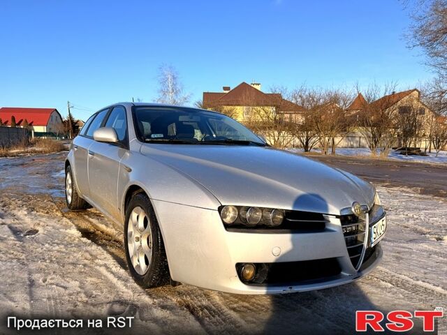 Сірий Альфа Ромео 159, об'ємом двигуна 2 л та пробігом 30800 тис. км за 2600 $, фото 4 на Automoto.ua