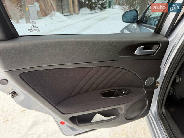 Сірий Альфа Ромео 159, об'ємом двигуна 2 л та пробігом 225 тис. км за 6490 $, фото 14 на Automoto.ua