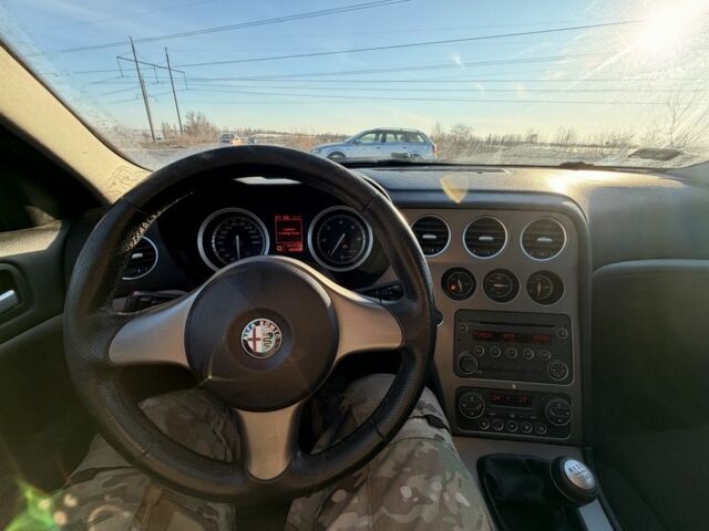 Сірий Альфа Ромео 159, об'ємом двигуна 2 л та пробігом 308 тис. км за 2600 $, фото 11 на Automoto.ua