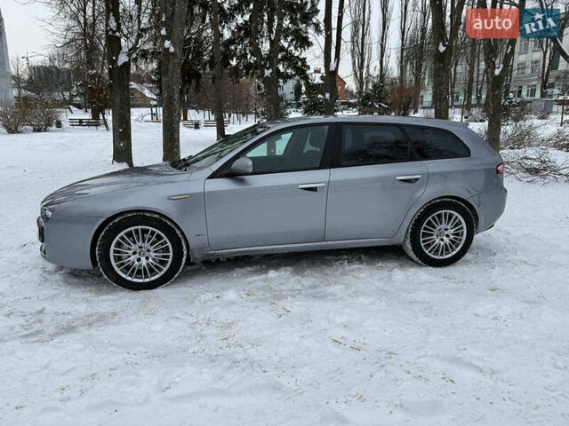 Сірий Альфа Ромео 159, об'ємом двигуна 2 л та пробігом 225 тис. км за 6490 $, фото 9 на Automoto.ua