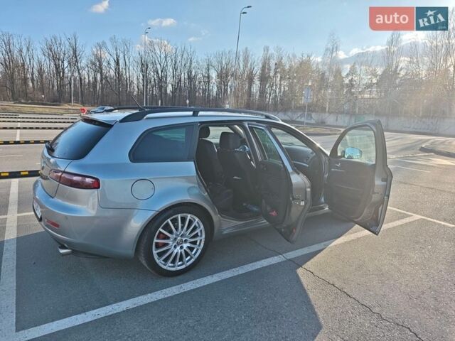 Серый Альфа Ромео 159, объемом двигателя 2.2 л и пробегом 210 тыс. км за 7000 $, фото 9 на Automoto.ua