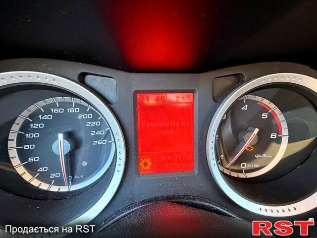 Сірий Альфа Ромео 159, об'ємом двигуна 2 л та пробігом 30800 тис. км за 2600 $, фото 12 на Automoto.ua