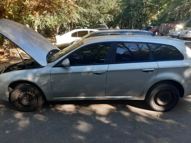 Серый Альфа Ромео 159, объемом двигателя 1.9 л и пробегом 284 тыс. км за 4642 $, фото 12 на Automoto.ua