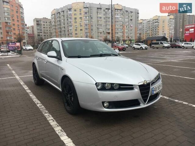Серый Альфа Ромео 159, объемом двигателя 2 л и пробегом 235 тыс. км за 7999 $, фото 4 на Automoto.ua