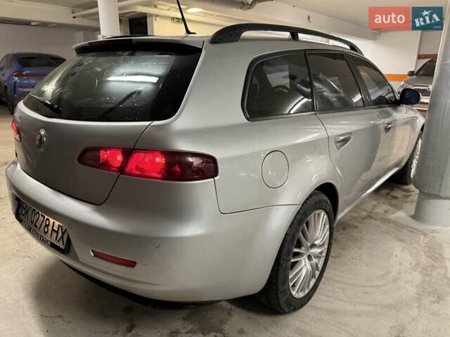 Серый Альфа Ромео 159, объемом двигателя 2 л и пробегом 232 тыс. км за 8000 $, фото 4 на Automoto.ua