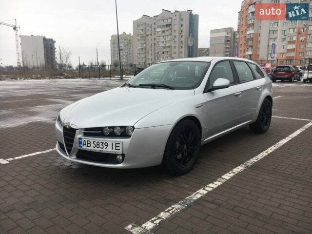 Сірий Альфа Ромео 159, об'ємом двигуна 2 л та пробігом 235 тис. км за 7999 $, фото 3 на Automoto.ua