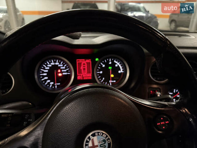 Серый Альфа Ромео 159, объемом двигателя 2 л и пробегом 232 тыс. км за 8000 $, фото 8 на Automoto.ua