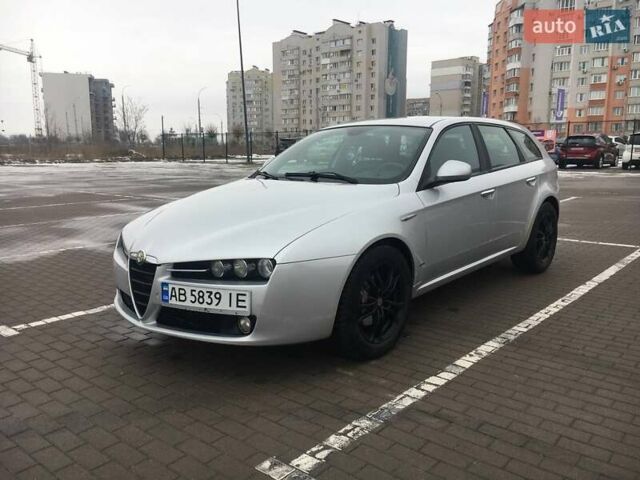 Серый Альфа Ромео 159, объемом двигателя 2 л и пробегом 235 тыс. км за 7999 $, фото 3 на Automoto.ua