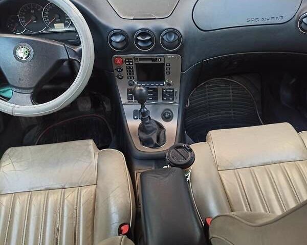 Серый Альфа Ромео 166, объемом двигателя 2 л и пробегом 261 тыс. км за 2800 $, фото 7 на Automoto.ua