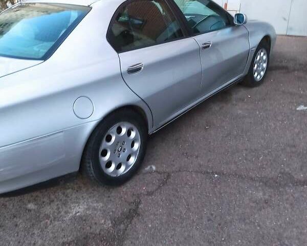 Серый Альфа Ромео 166, объемом двигателя 2 л и пробегом 261 тыс. км за 2800 $, фото 1 на Automoto.ua