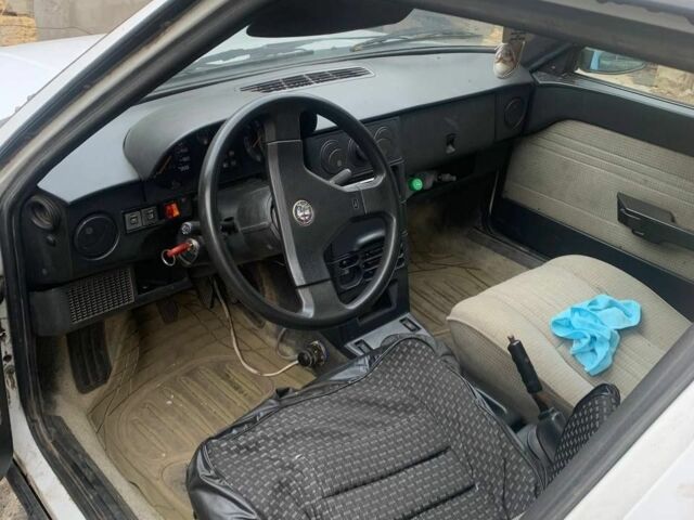 Білий Альфа Ромео 33, об'ємом двигуна 1.8 л та пробігом 200 тис. км за 250 $, фото 4 на Automoto.ua