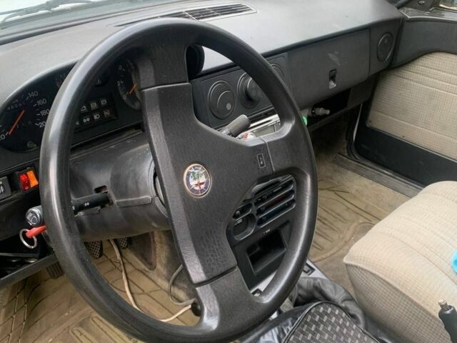 Білий Альфа Ромео 33, об'ємом двигуна 1.8 л та пробігом 200 тис. км за 250 $, фото 3 на Automoto.ua