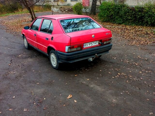 Червоний Альфа Ромео 33, об'ємом двигуна 1.4 л та пробігом 0 тис. км за 400 $, фото 1 на Automoto.ua