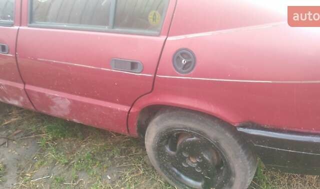 Червоний Альфа Ромео 33, об'ємом двигуна 1.3 л та пробігом 250 тис. км за 900 $, фото 2 на Automoto.ua