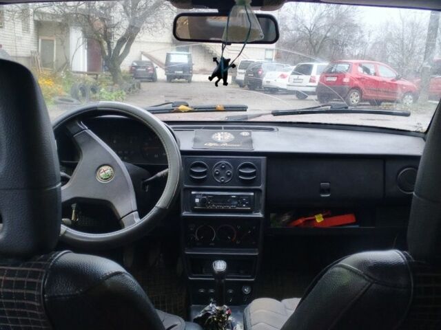 Червоний Альфа Ромео 33, об'ємом двигуна 1.4 л та пробігом 250 тис. км за 1200 $, фото 4 на Automoto.ua