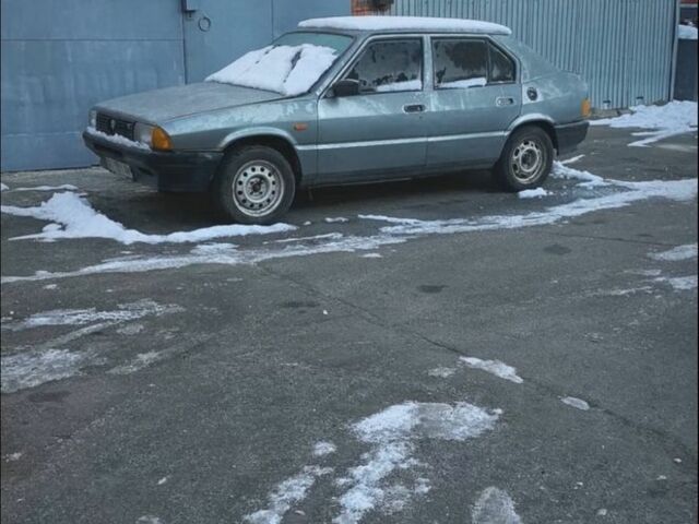 Сірий Альфа Ромео 33, об'ємом двигуна 0 л та пробігом 1000 тис. км за 833 $, фото 1 на Automoto.ua