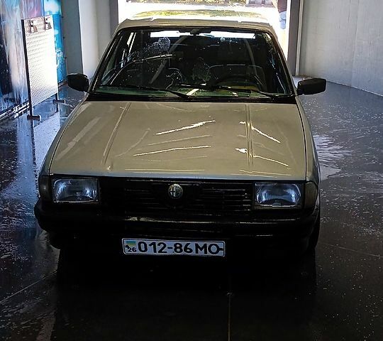 Сірий Альфа Ромео 33, об'ємом двигуна 1.6 л та пробігом 425 тис. км за 800 $, фото 10 на Automoto.ua