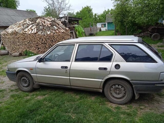 Серый Альфа Ромео 33, объемом двигателя 0 л и пробегом 325 тыс. км за 550 $, фото 2 на Automoto.ua