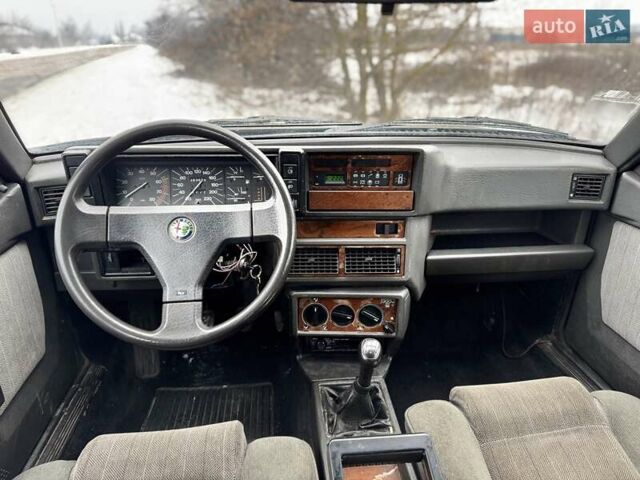 Чорний Альфа Ромео 75, об'ємом двигуна 1.8 л та пробігом 204 тис. км за 1700 $, фото 6 на Automoto.ua