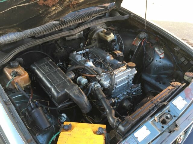 Серый Альфа Ромео 75, объемом двигателя 1.6 л и пробегом 200 тыс. км за 850 $, фото 13 на Automoto.ua