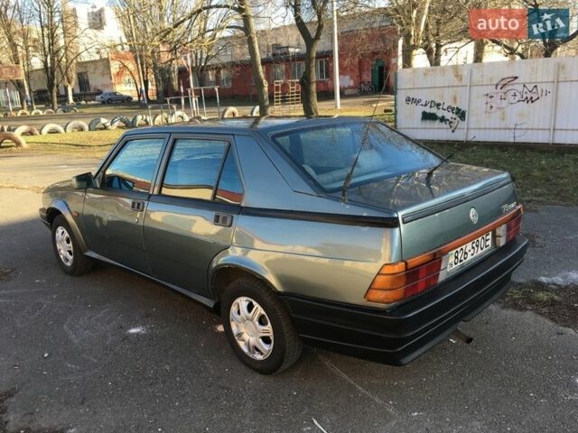 Серый Альфа Ромео 75, объемом двигателя 1.6 л и пробегом 200 тыс. км за 900 $, фото 5 на Automoto.ua