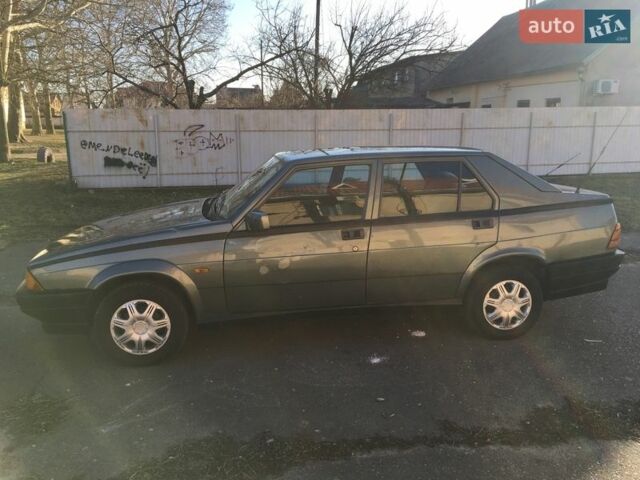 Серый Альфа Ромео 75, объемом двигателя 1.6 л и пробегом 200 тыс. км за 900 $, фото 10 на Automoto.ua