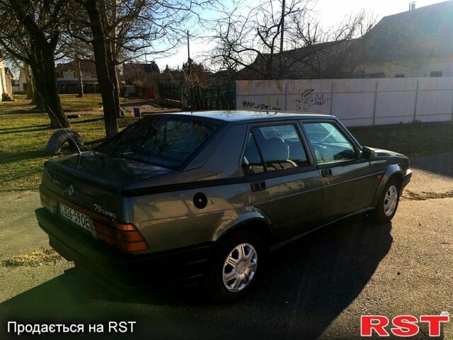 Сірий Альфа Ромео 75, об'ємом двигуна 1.6 л та пробігом 250 тис. км за 900 $, фото 4 на Automoto.ua