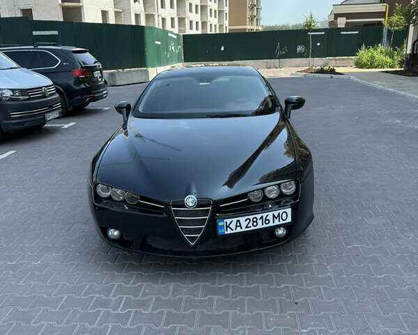 Чорний Альфа Ромео Brera, об'ємом двигуна 2.2 л та пробігом 170 тис. км за 8000 $, фото 1 на Automoto.ua