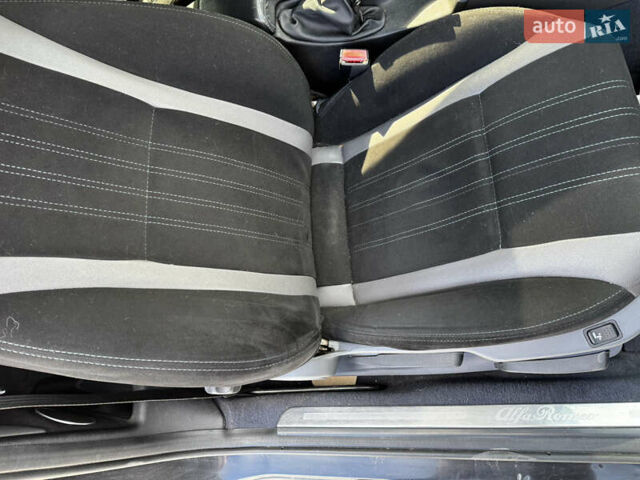 Черный Альфа Ромео Брера, объемом двигателя 2.4 л и пробегом 200 тыс. км за 10000 $, фото 5 на Automoto.ua