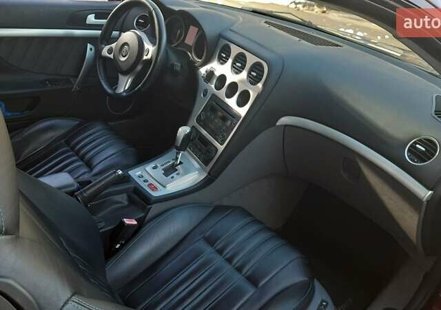 Красный Альфа Ромео Брера, объемом двигателя 3.2 л и пробегом 116 тыс. км за 13000 $, фото 4 на Automoto.ua