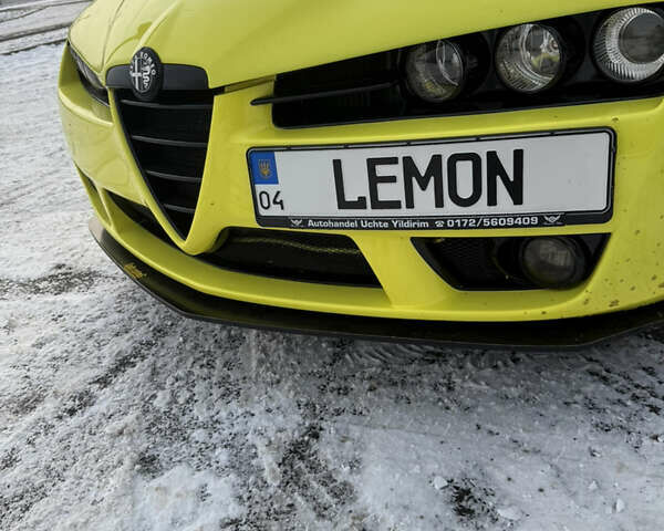 Желтый Альфа Ромео Брера, объемом двигателя 2.4 л и пробегом 185 тыс. км за 20000 $, фото 46 на Automoto.ua