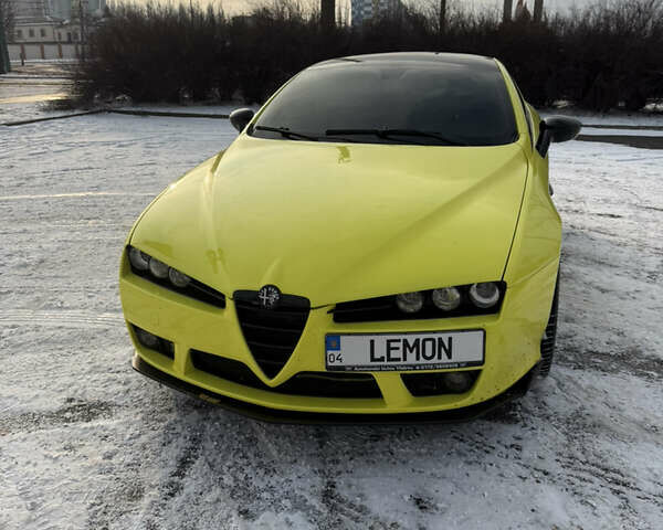 Желтый Альфа Ромео Брера, объемом двигателя 2.4 л и пробегом 185 тыс. км за 20000 $, фото 14 на Automoto.ua