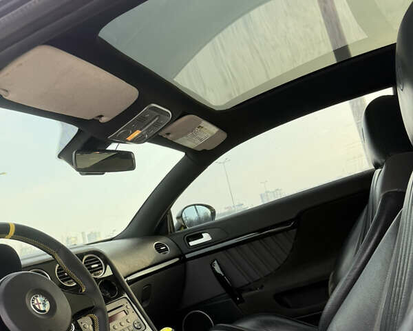 Желтый Альфа Ромео Брера, объемом двигателя 2.4 л и пробегом 185 тыс. км за 20000 $, фото 35 на Automoto.ua