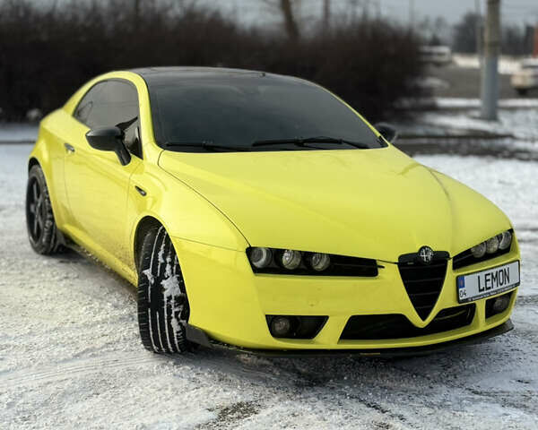 Желтый Альфа Ромео Брера, объемом двигателя 2.4 л и пробегом 185 тыс. км за 20000 $, фото 19 на Automoto.ua