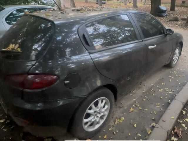 Черный Альфа Ромео Другая, объемом двигателя 1.9 л и пробегом 284 тыс. км за 2200 $, фото 1 на Automoto.ua