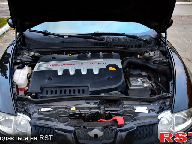 Черный Альфа Ромео ГТ, объемом двигателя 1.9 л и пробегом 227 тыс. км за 4200 $, фото 12 на Automoto.ua