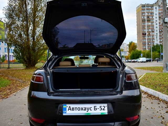 Черный Альфа Ромео ГТ, объемом двигателя 1.9 л и пробегом 227 тыс. км за 4200 $, фото 11 на Automoto.ua