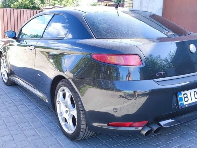 Чорний Альфа Ромео GT, об'ємом двигуна 2 л та пробігом 208 тис. км за 4519 $, фото 2 на Automoto.ua