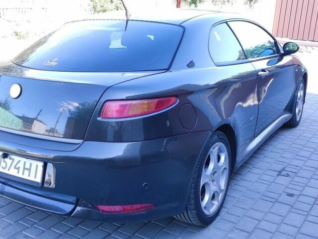Чорний Альфа Ромео GT, об'ємом двигуна 2 л та пробігом 208 тис. км за 4519 $, фото 1 на Automoto.ua