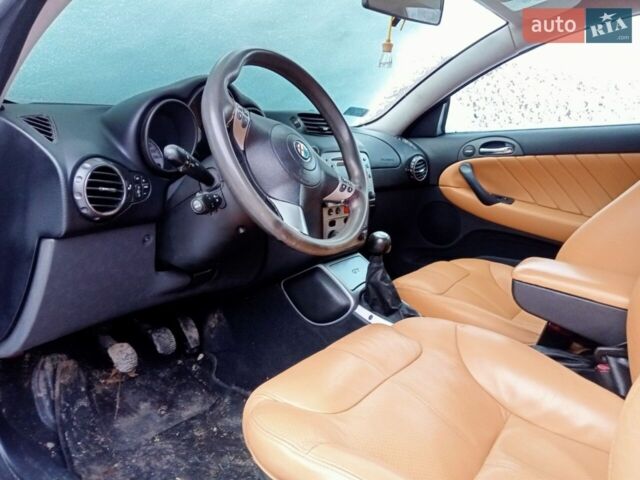 Чорний Альфа Ромео GT, об'ємом двигуна 1.9 л та пробігом 255 тис. км за 4800 $, фото 10 на Automoto.ua