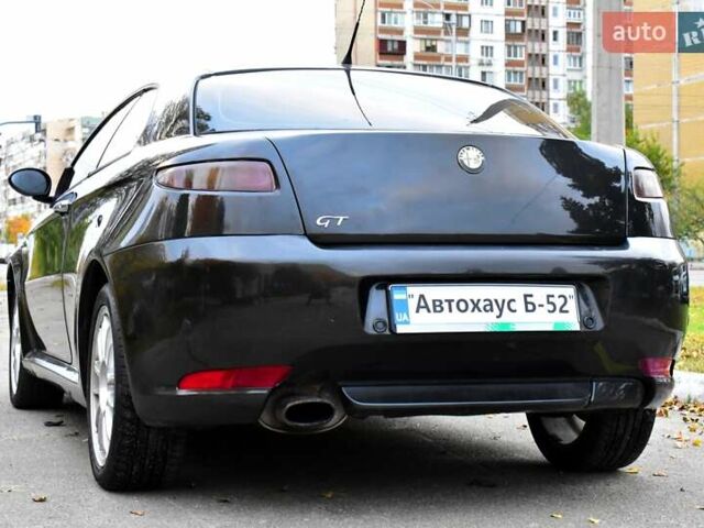Черный Альфа Ромео ГТ, объемом двигателя 1.9 л и пробегом 227 тыс. км за 4200 $, фото 5 на Automoto.ua